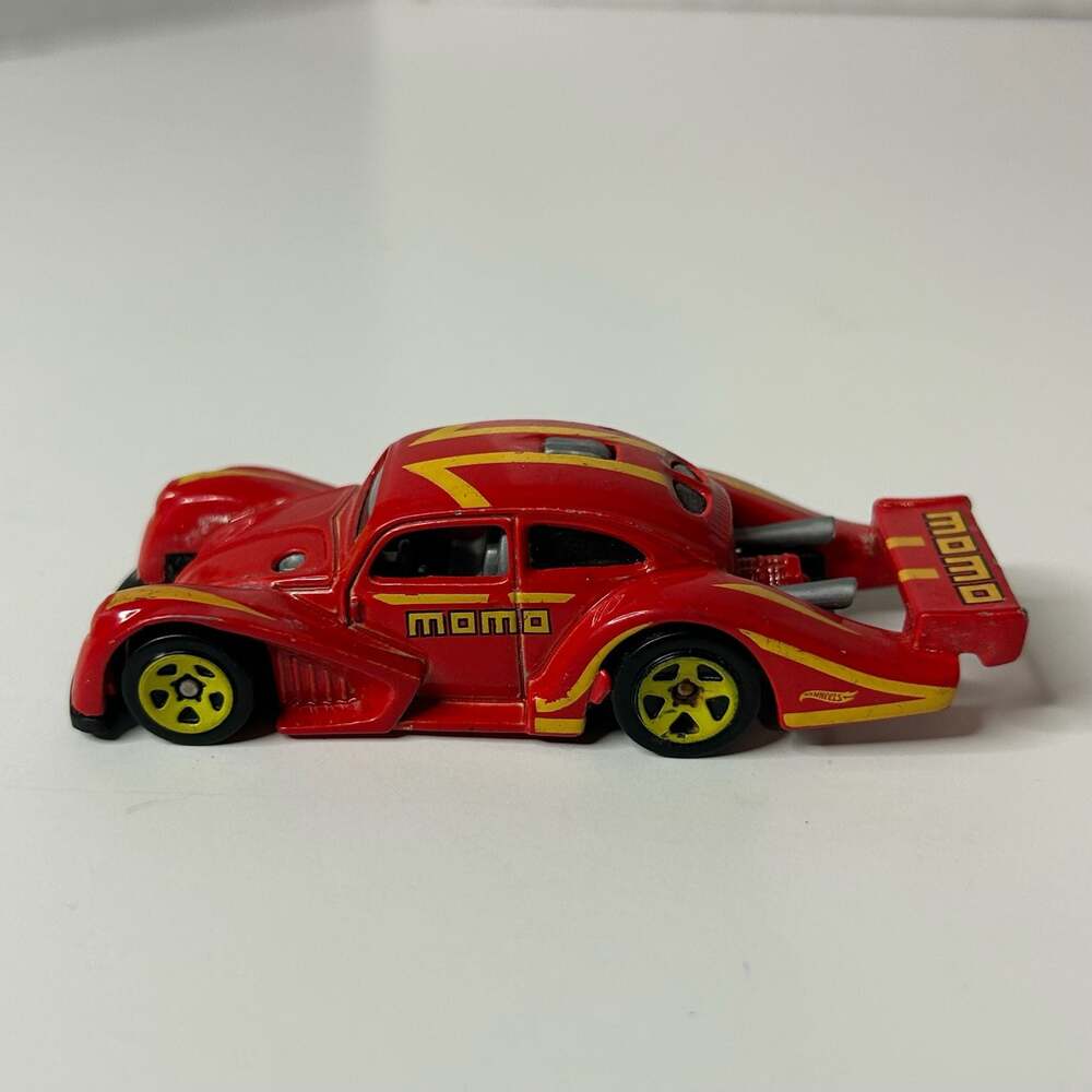 Hot Wheels 2017 HW Speed Graphics Volkswagen Käfer Racer Red MOMO Edition